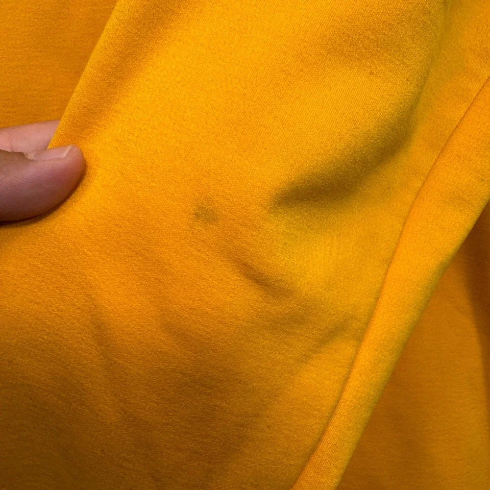 Nike Hoodie Mens XL Yellow Long Sleeve Fleece Pullover Athletic Running